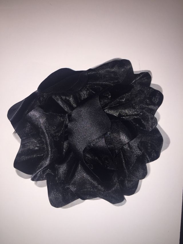 Giant Flower Clip-Black